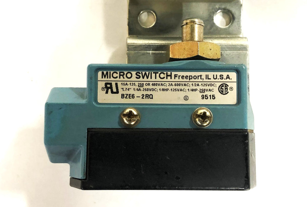 Lincoln Pneumatic Grease Pump With Micro Switch 87400 (87200, BZE6-2RQ) USED
