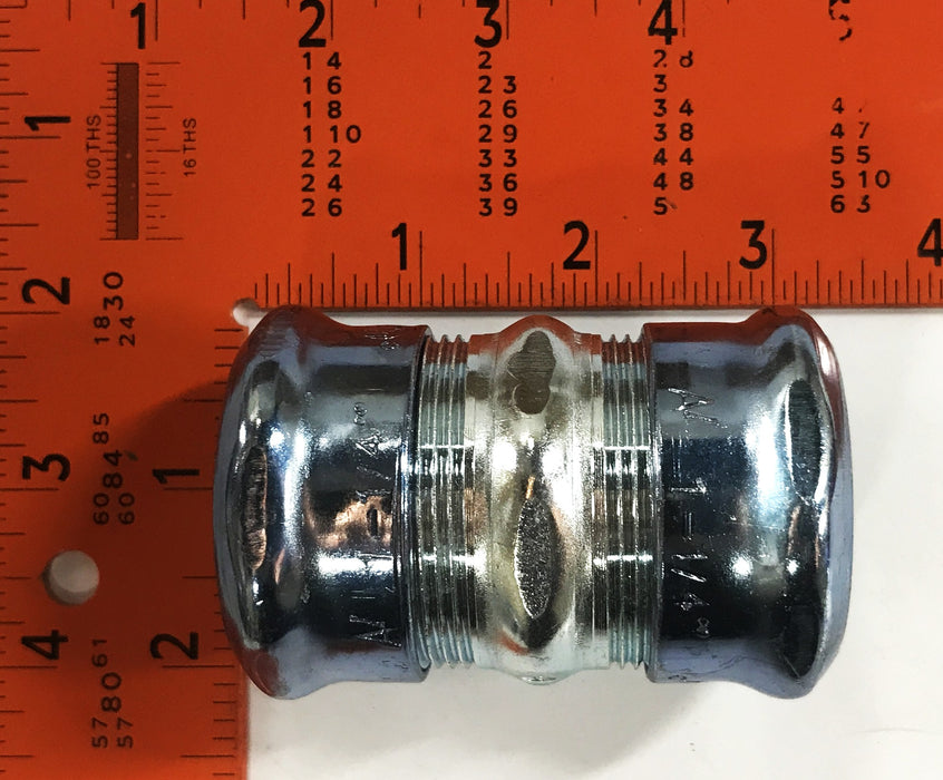 Unbranded 1-1/4 inch x 3 inch EMT Conduit Compression Fitting [Lot of 5] NOS