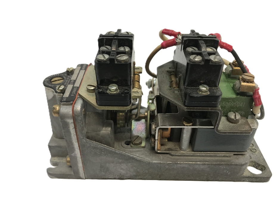 General Electric Time Delay Relay CR2820B-414AA41 NOS