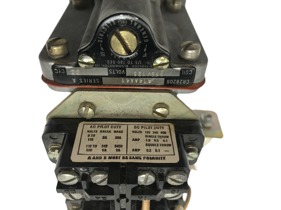 General Electric Time Delay Relay CR2820B-414AA41 NOS