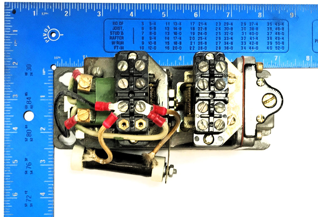 General Electric Time Delay Relay CR2820B-414AA41 NOS