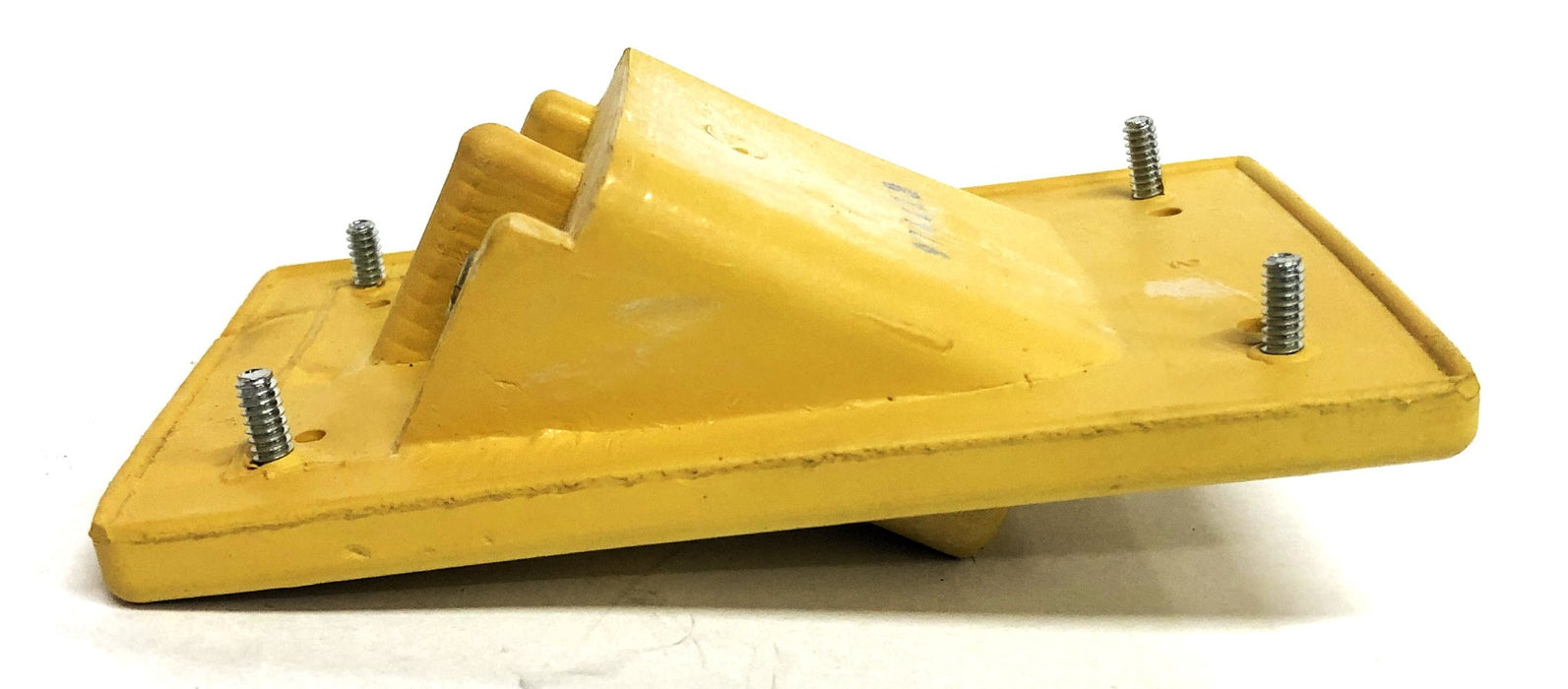 Brad Harrison Yellow 2P Angle Receptacle Safety Plug 22801 NOS