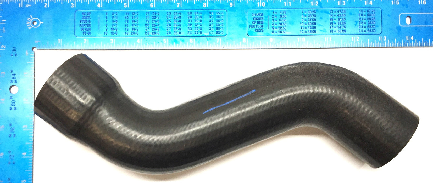 Lower Radiator Hose for Case New Holland/CNH 84352747 NOS