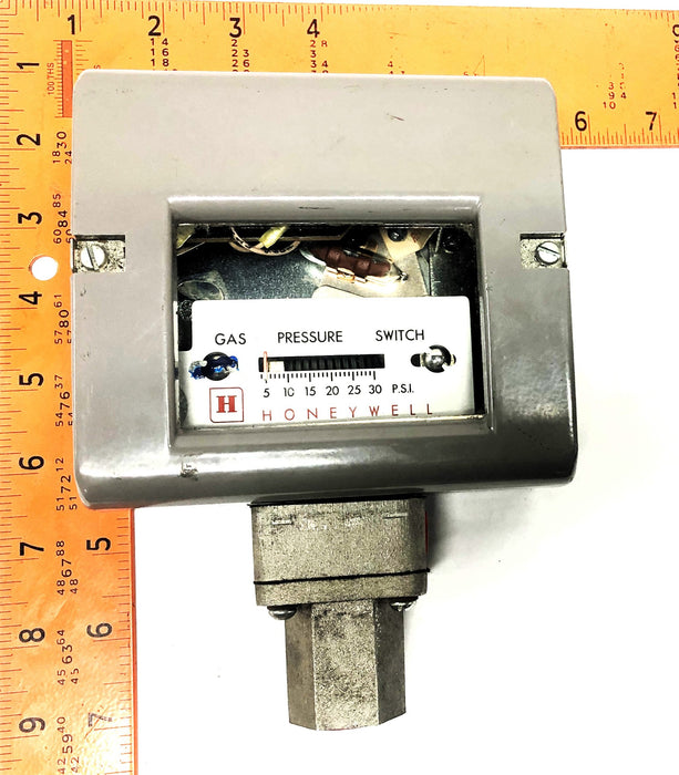Honeywell Gas Pressure Switch Range 5-30 PSI C647A-1002-1 NOS