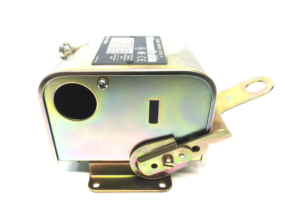 Allen-Bradley Automatic Float Switch (Missing 1 Plastic Plug) 840-D1 NOS