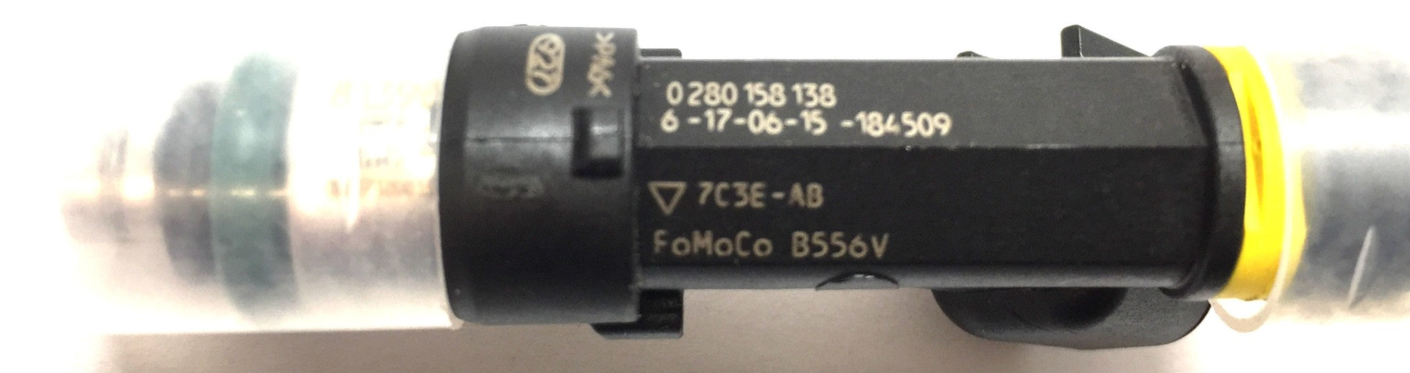 Ford Motorcraft Fuel Injector 7C3Z-9F593-A (CM-5144) NOS