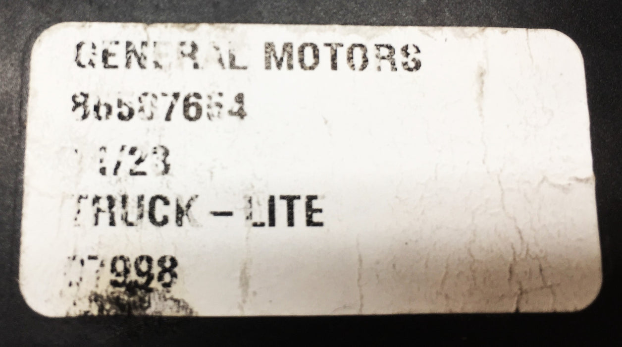 Truck-Lite/General Motors Stop/Turn/Tail Light with Bracket 86587654 USED