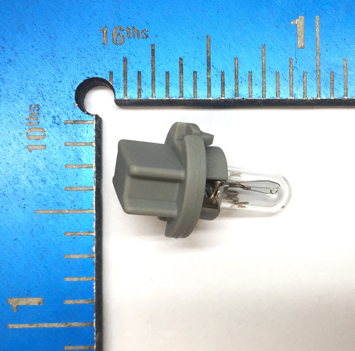 Ford Motor Company Bulb and Socket Pack (4pcs) YL3Z-13B765-DA NOS