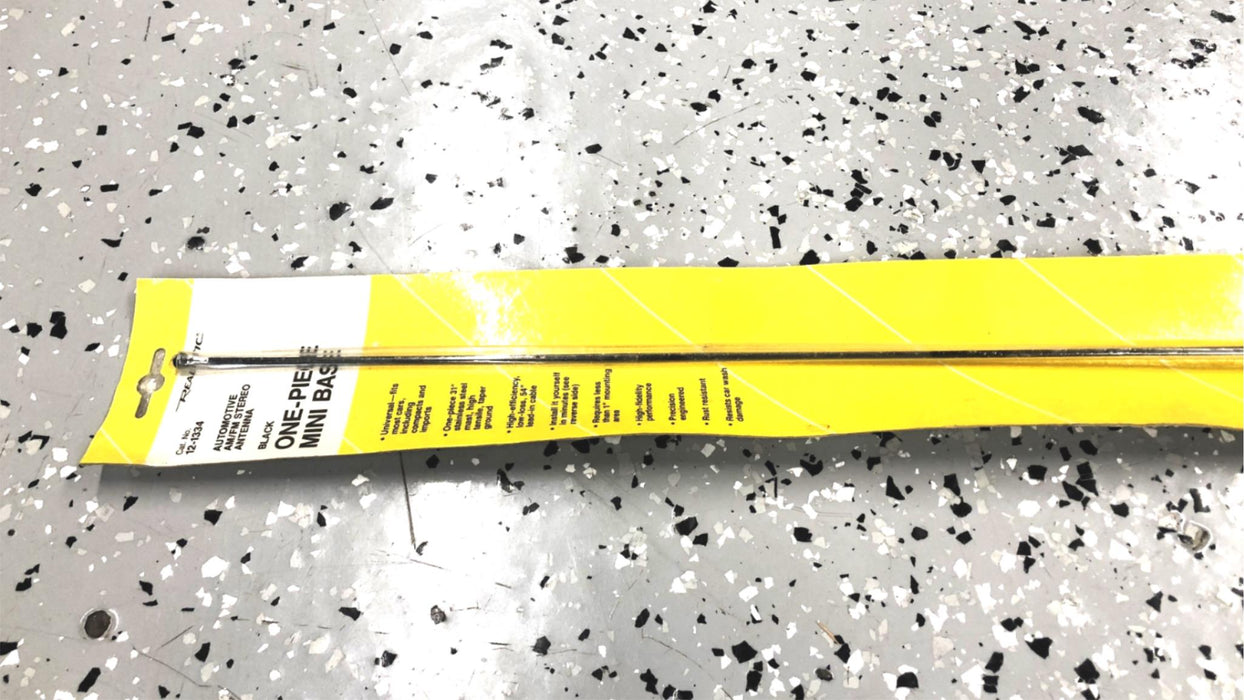 Realistic One-Piece Mini Base Automotive AM/FM Stereo Antenna 12-1334 NOS