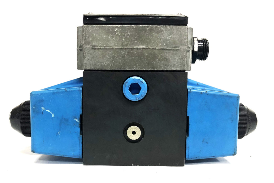 Vickers Directional Valve 02-119614-PA5DG4S4LW-012N-B-60 USED