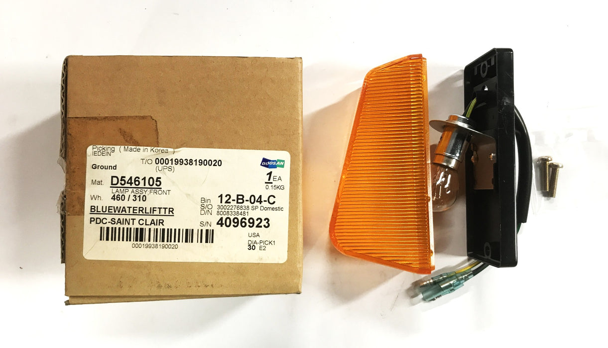 Doosan Daewoo Front Lamp Assembly D546105 NOS