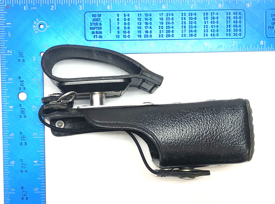Motorola Leather Radio Holster/Carrying Case W/ Clip NTN8381C (1505651Z01) USED