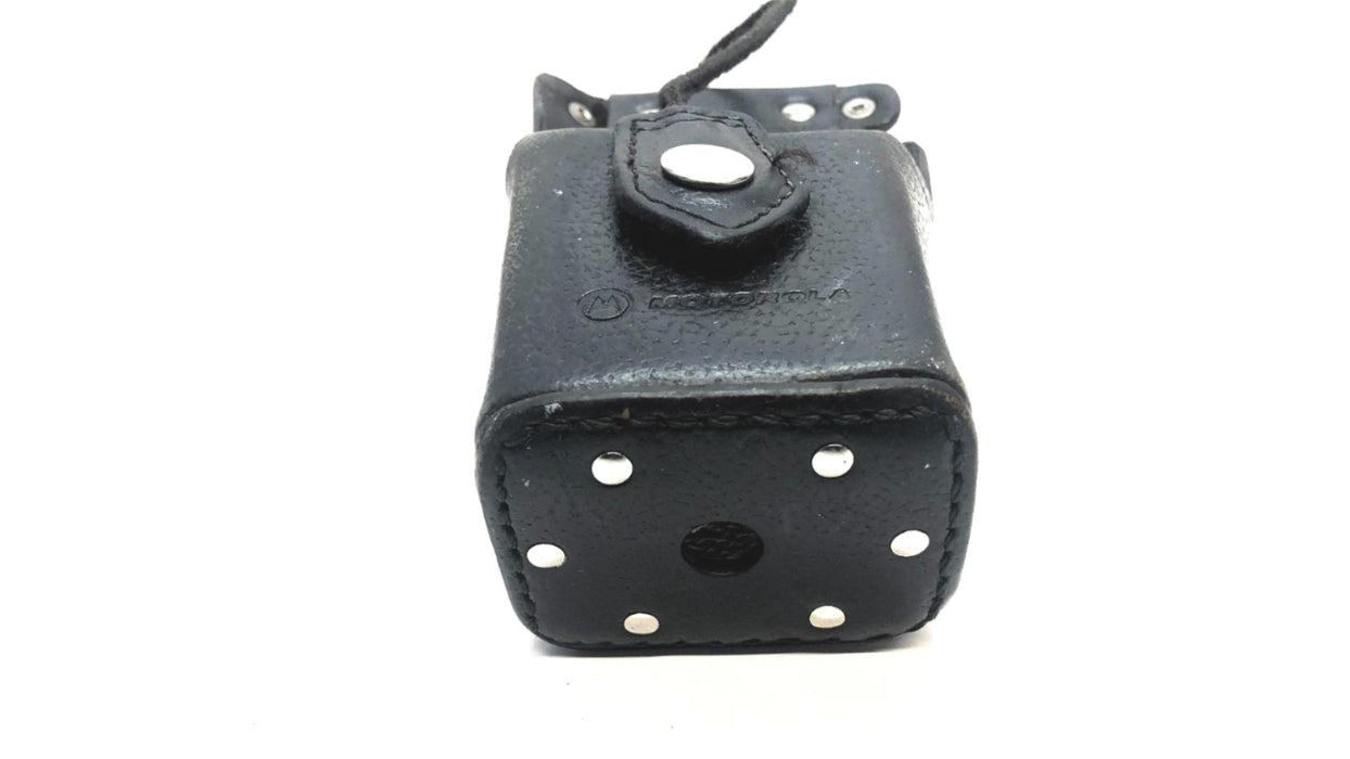 Motorola Leather Radio Holster/Carrying Case W/ Clip 1505651Z01G (NTN8381C) USED