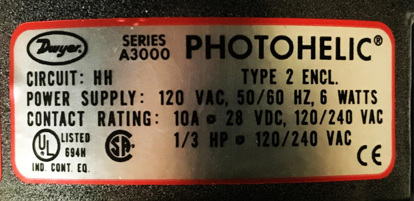 Dwyer Series 3000 Photohelic Pressure Switch and Gage A3215 NOS