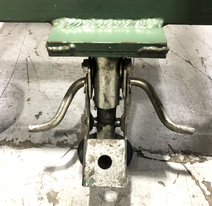 Unbranded 12 IN Closed Shop Cart W/ Foot Brake 40x24 IN USED LOCAL PICK UP ONLY