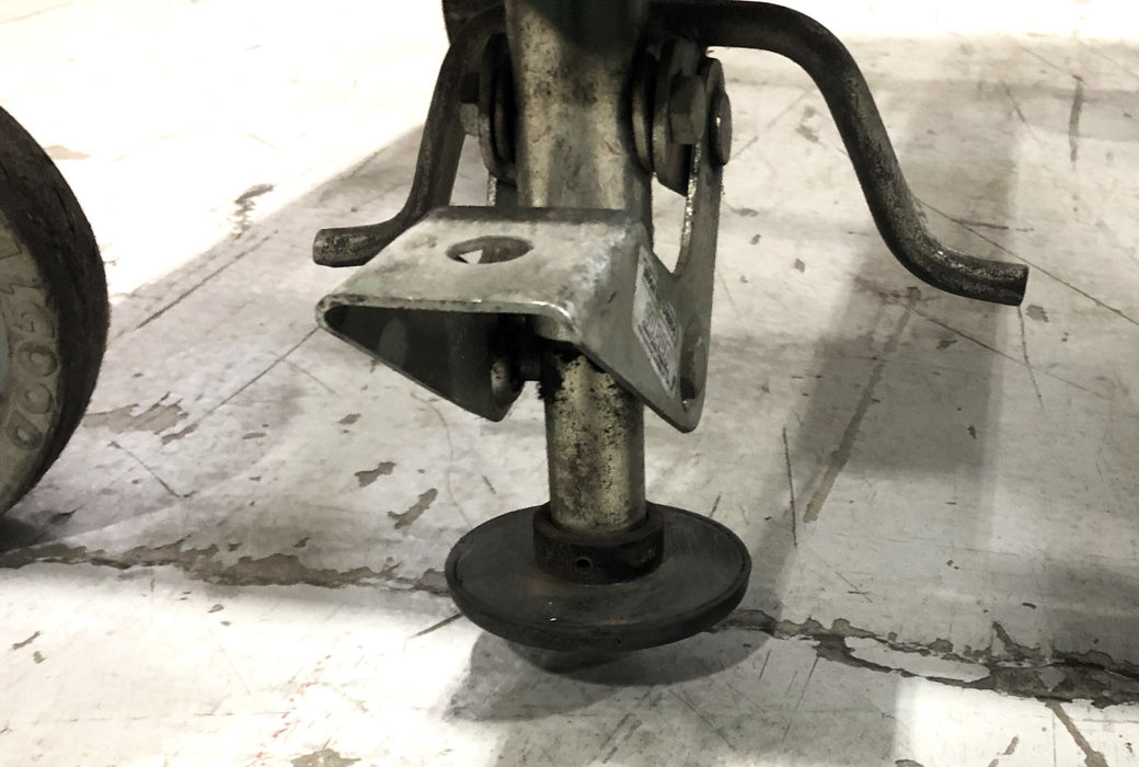 Unbranded 12 IN Closed Shop Cart W/ Foot Brake 40x24 IN USED LOCAL PICK UP ONLY