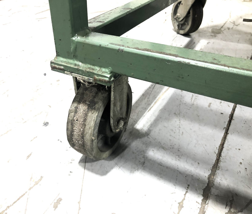 Unbranded 12 IN Closed Shop Cart W/ Foot Brake 40x24 IN USED LOCAL PICK UP ONLY