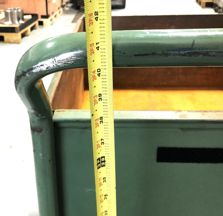 Unbranded 12 IN Closed Shop Cart W/ Foot Brake 24x40 IN USED LOCAL PICK UP ONLY