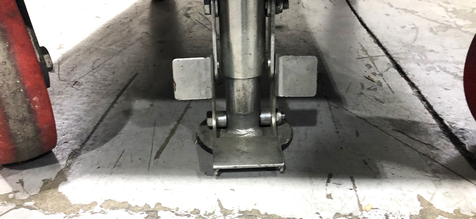 Unbranded 12 IN Closed Shop Cart With Brake 42x24 IN USED LOCAL PICK UP ONLY