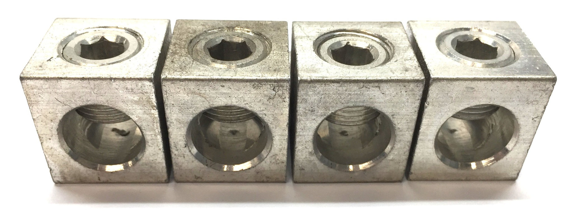 Burndy Connector Terminal Lug KA31-U (350KCMIL-6/CU9AL) [Lot of 4] NOS