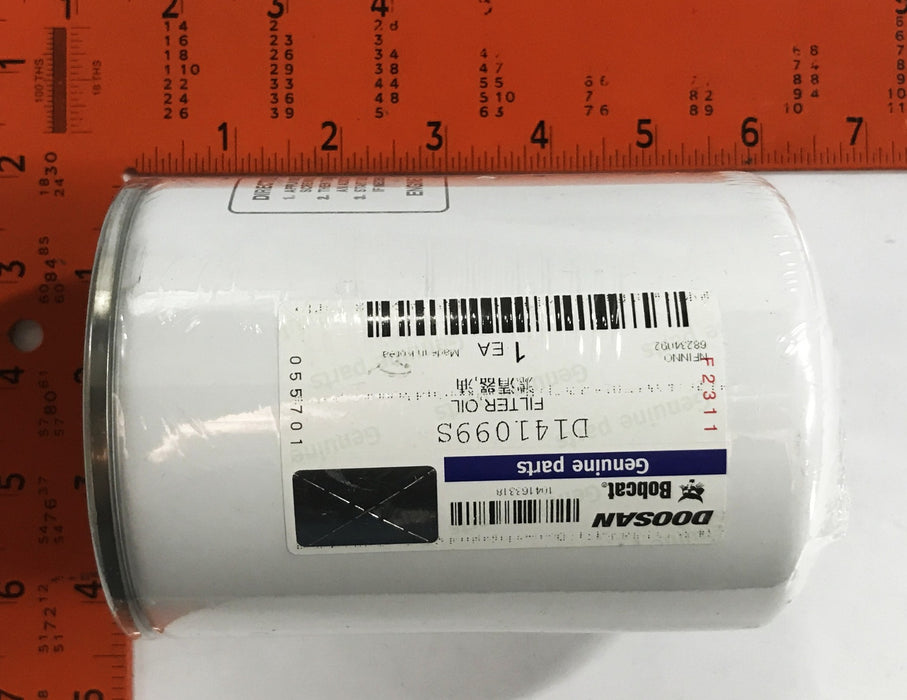 Doosan Daewoo Bobcat Oil Filter D141099S NOS