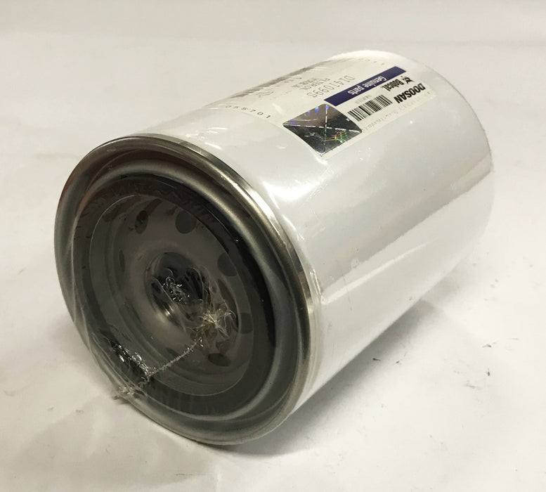 Doosan Daewoo Bobcat Oil Filter D141099S (Dented) NOS