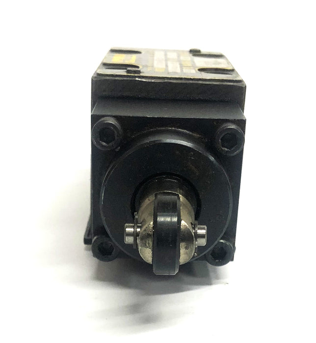 Parker 30 Degree 5000PSI Directional Control Valve D1VC4BV 72 USED