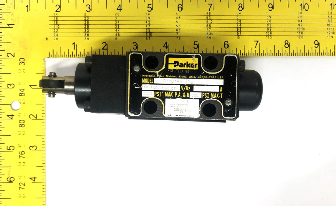 Parker 30 Degree 5000PSI Directional Control Valve D1VC4BV 72 USED