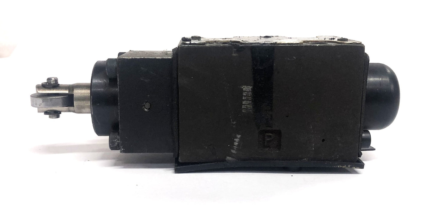 Parker 5000PSI 30 Degree Directional Control Valve D1VC4BV 72 USED