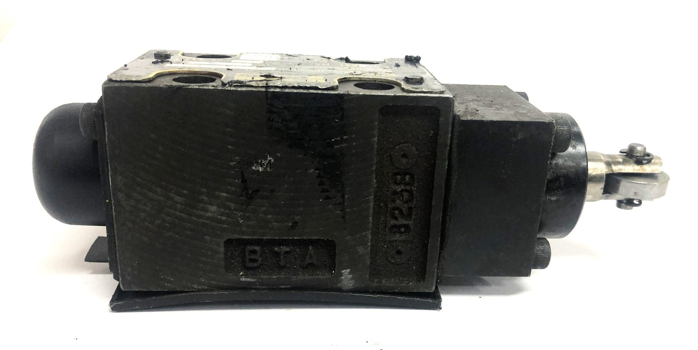 Parker 5000PSI 30 Degree Directional Control Valve D1VC4BV 72 USED