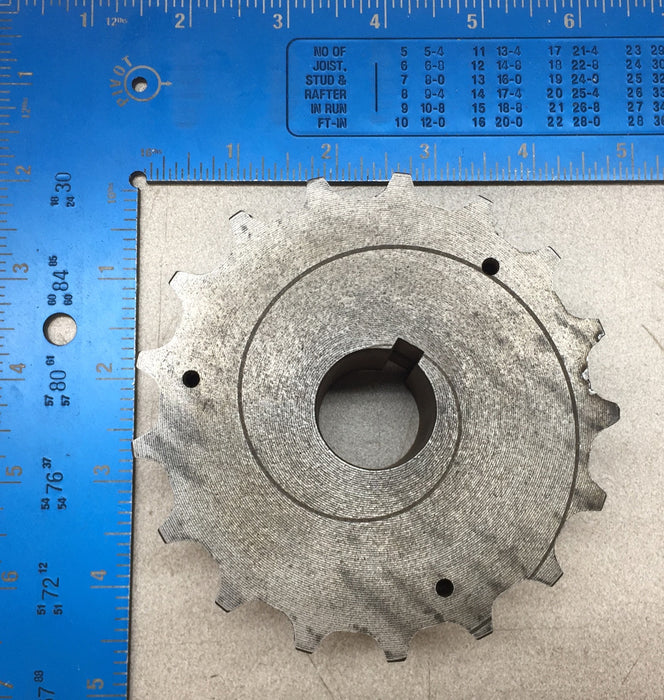 Rexnord Double-Roller Chain Sprocket with a 1" Bore w/Keyway 81517 (815-17) NOS