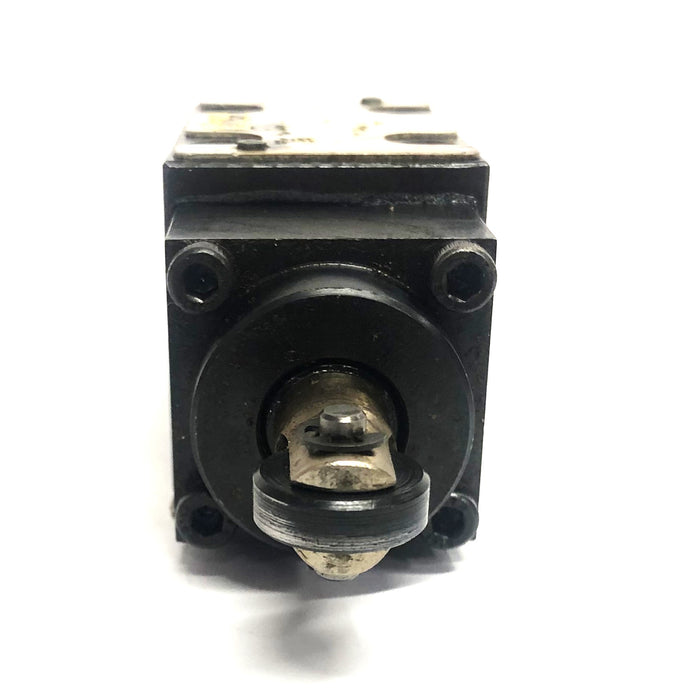 Parker 5000PSI 30 Degree Directional Control Valve 5000PSI D1VC4BV 72 USED