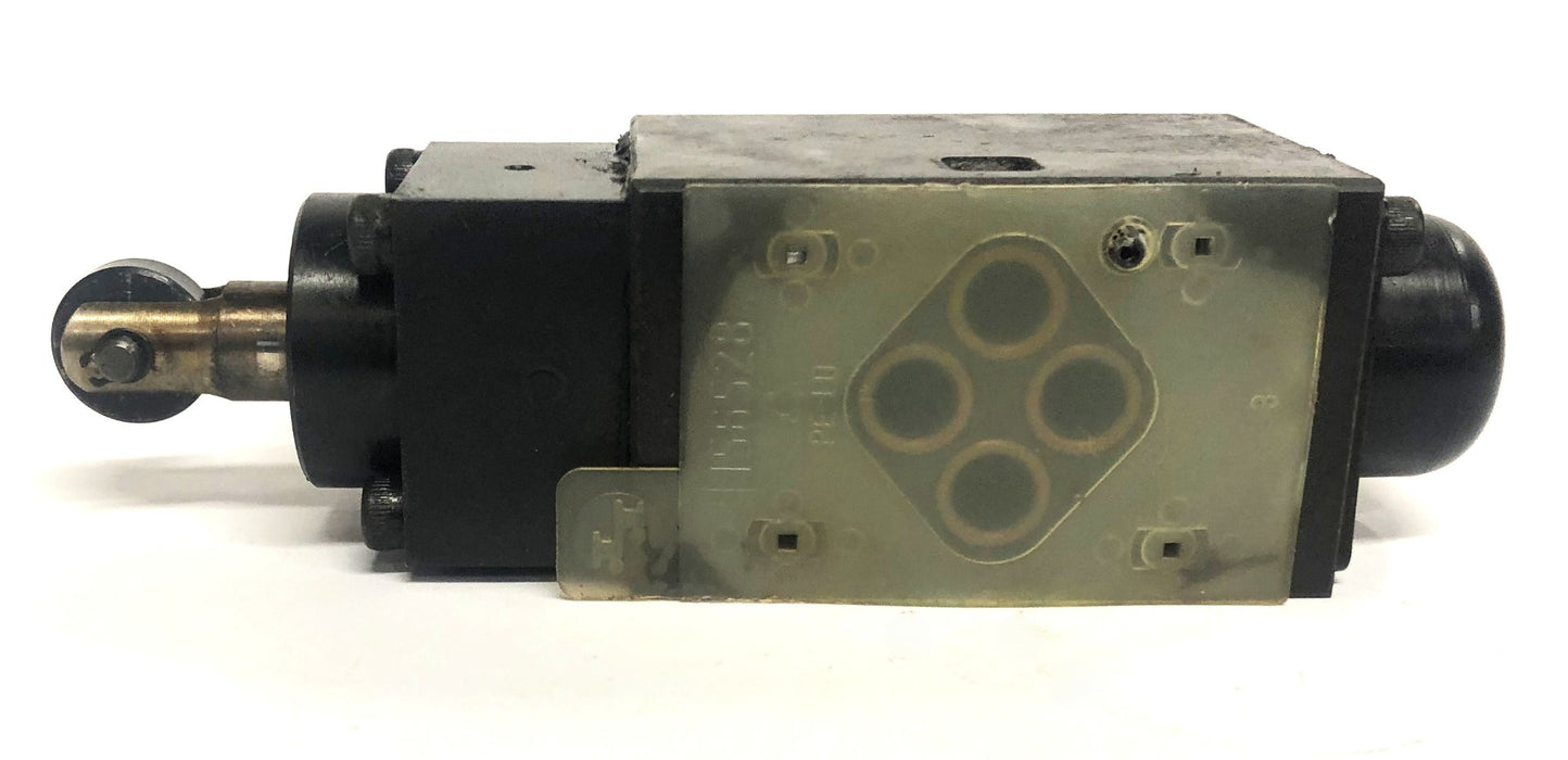 Parker 5000PSI 30 Degree Directional Control Valve 5000PSI D1VC4BV 72 USED