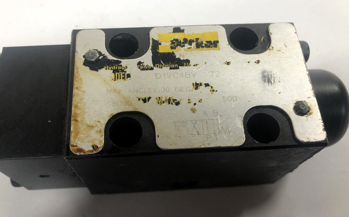 Parker 5000PSI 30 Degree Directional Control Valve 5000PSI D1VC4BV 72 USED