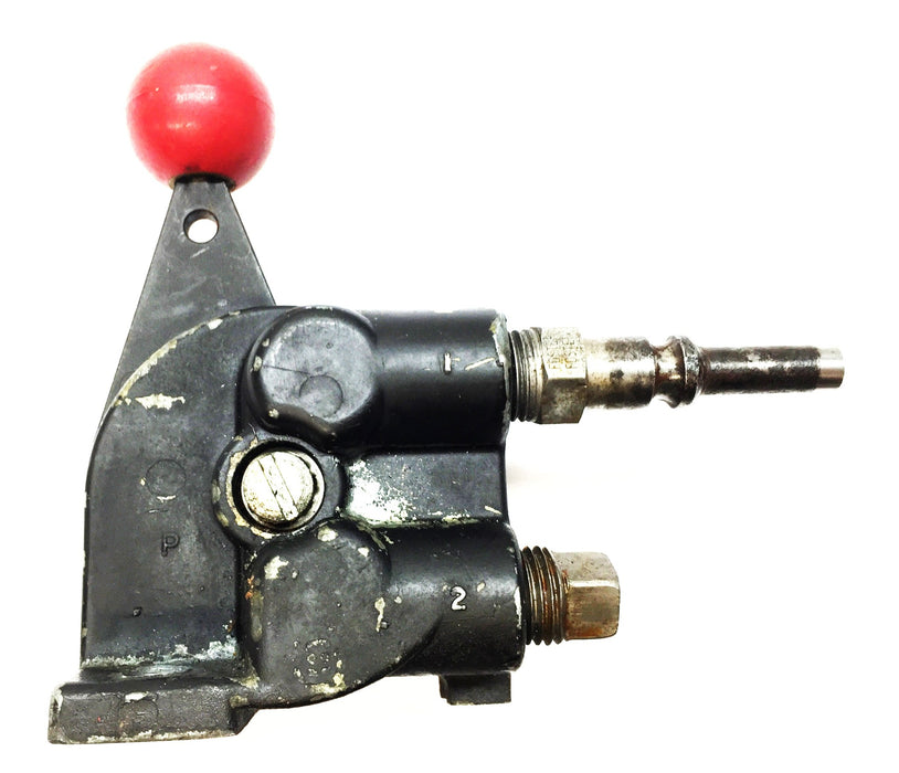 Parker/Schrader Bellows 4-Way Slide Seal Valve with Fitting 008240109 USED