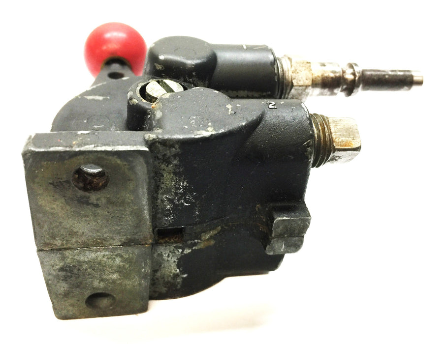 Parker/Schrader Bellows 4-Way Slide Seal Valve with Fitting 008240109 USED