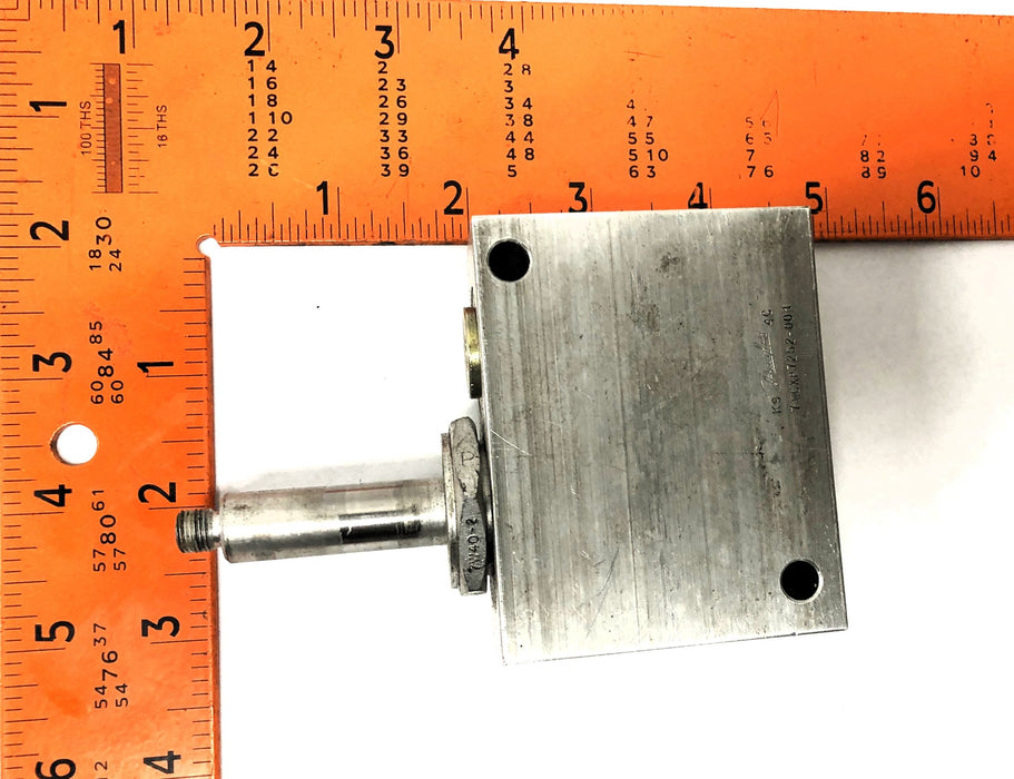 Danfoss K9-4C Hydraulic Check Valve 7WCXP7252-001 NOS