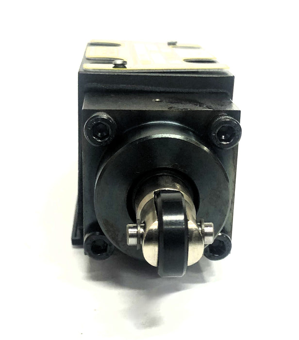 Parker 30 Degree 5000PSI Directional Control Valve D1VC4BV 72 NOS