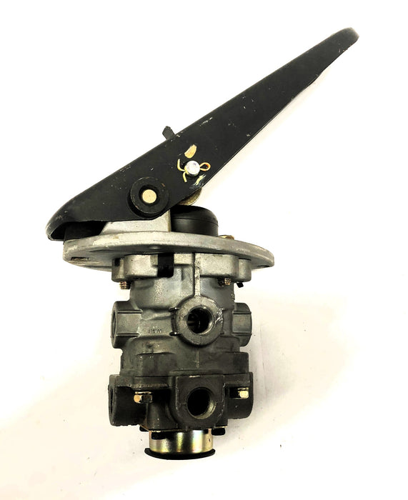 Bendix Foot Brake Valve With Pedal T-290181-G NOS