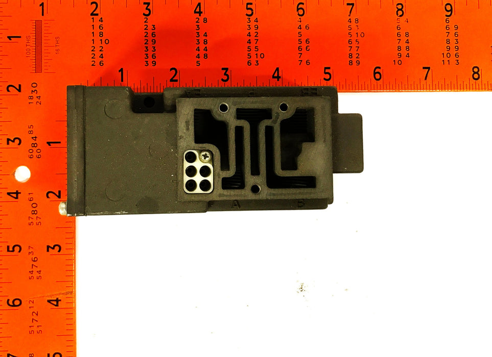 Numatics Mark-15 1/4 inch Pneumatic Valve Manifold Base Assembly 203-349 NOS