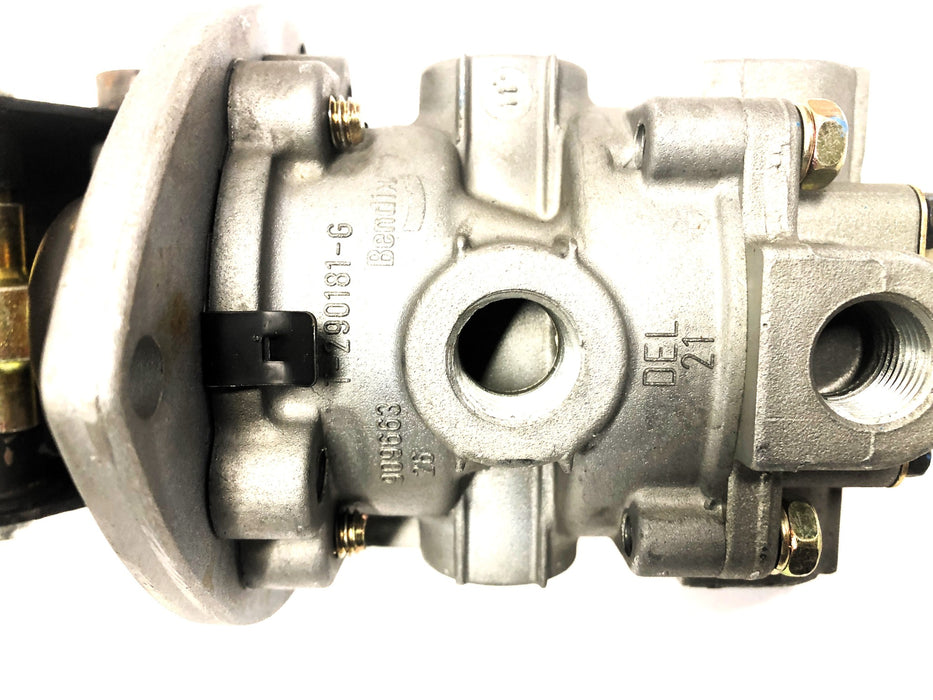 Bendix Foot Brake Valve With Pedal T-290181-G NOS