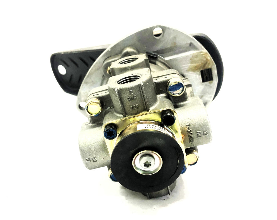 Bendix Foot Brake Valve With Pedal T-290181-G NOS