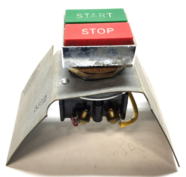 Cutler-Hammer Start/Stop Cover Assembly C400LG1 USED