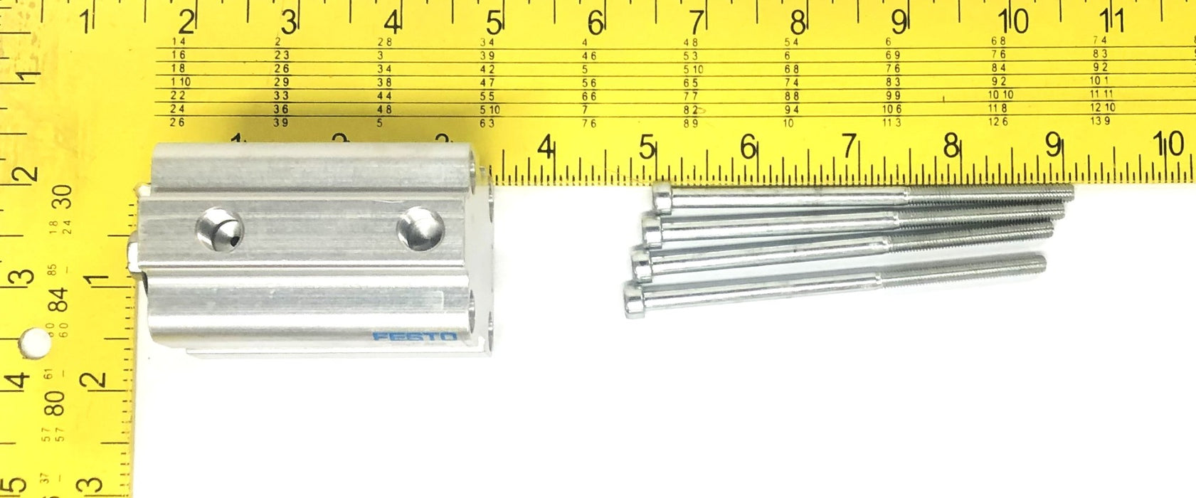 Festo 19310 R208 pmax.10bar Short-Stroke Cylinder ADV-32-30-A NOS