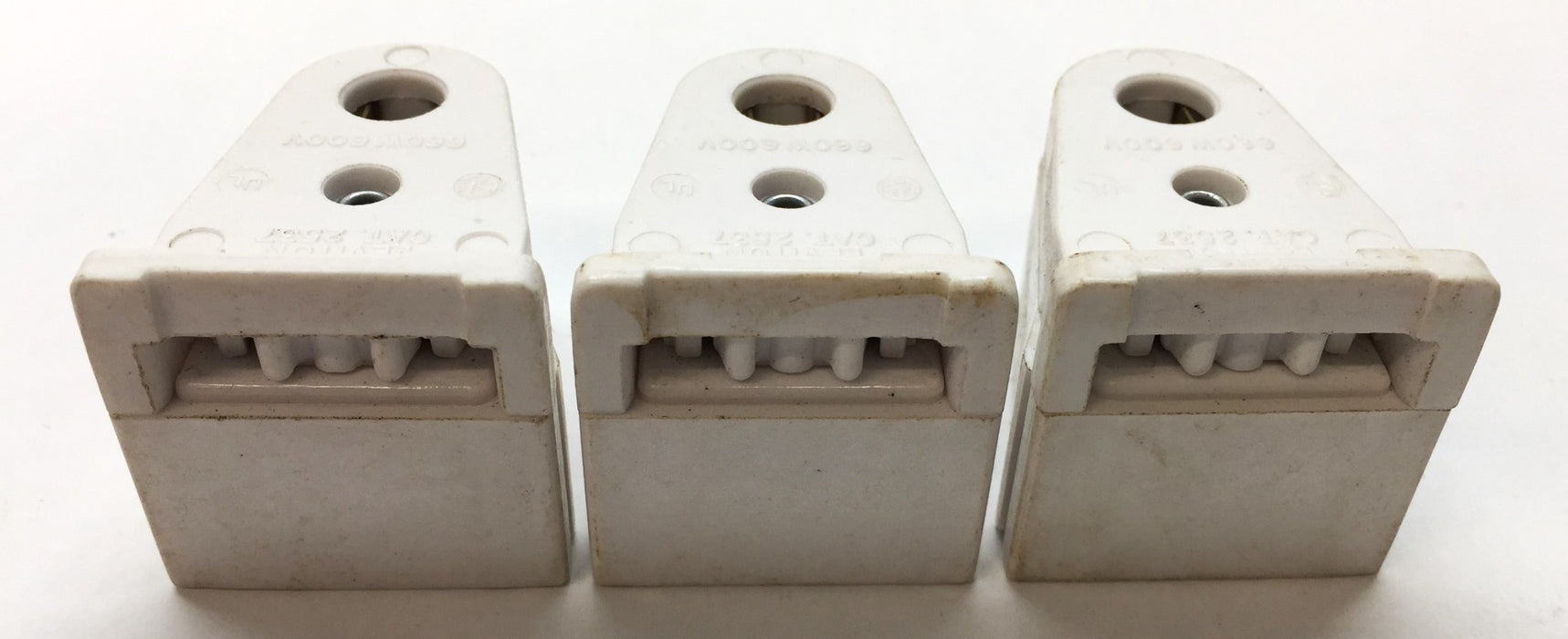 Leviton Fluorescent Lampholder 660W/600V 50002537 [Lot of 3] NOS