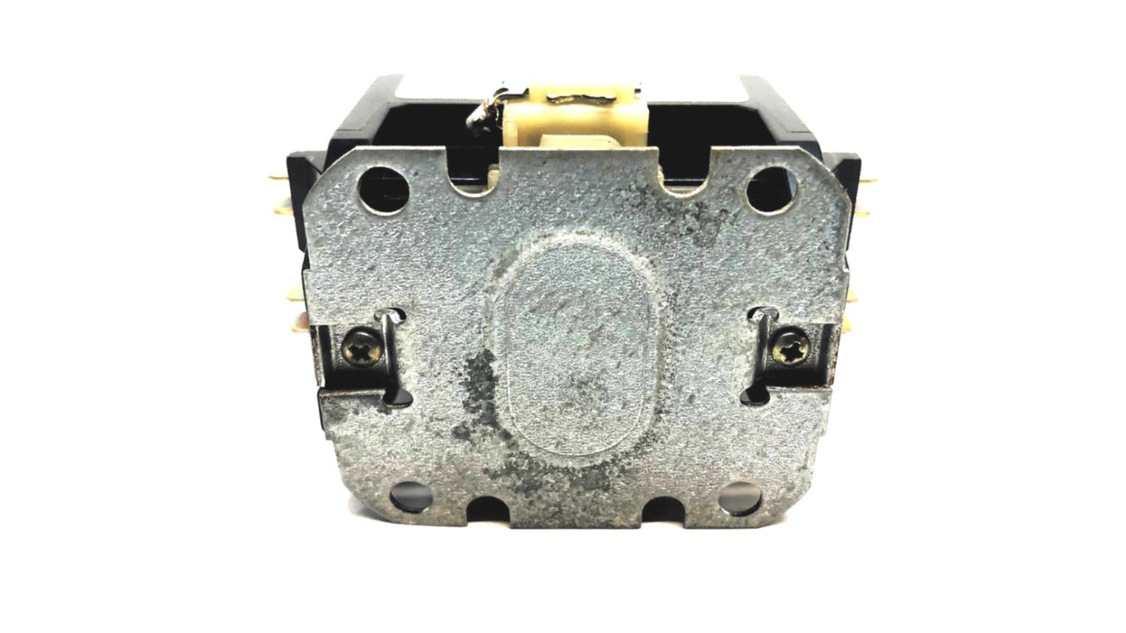 Cutler-Hammer Eaton Definite Purpose Contactor C25BNB230B NOS