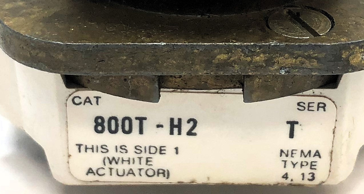 White Actuator Selector Switch For Allen-Bradley 800T-H2 USED