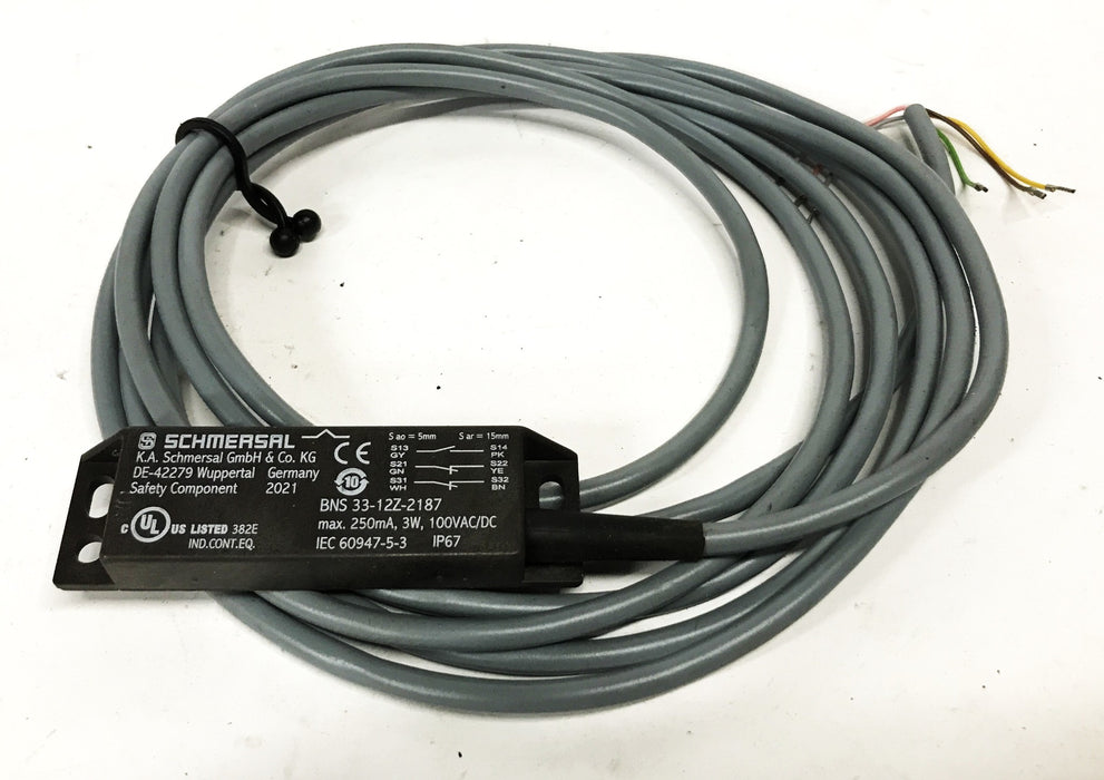 Schmersal  Magnetic Safety Sensor 101134343 (BNS33-12Z-2187-3M) NOS