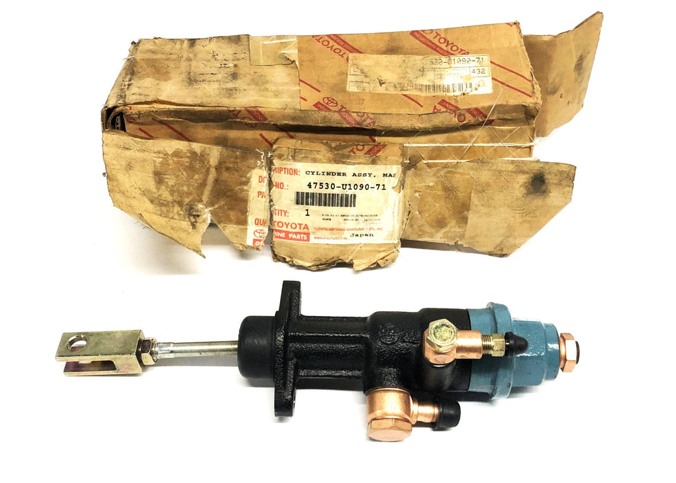 Toyota Master Cylinder Assembly 47530-U1090-71 NOS