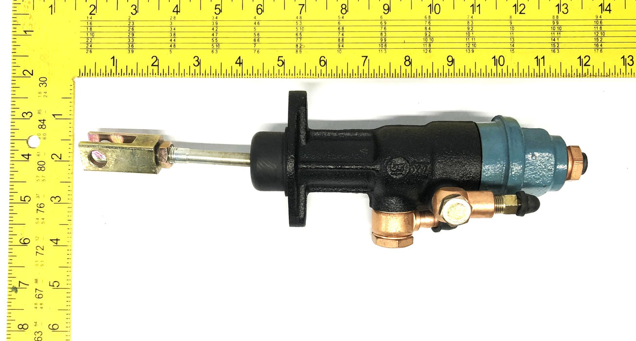 Toyota Master Cylinder Assembly 47530-U1090-71 NOS